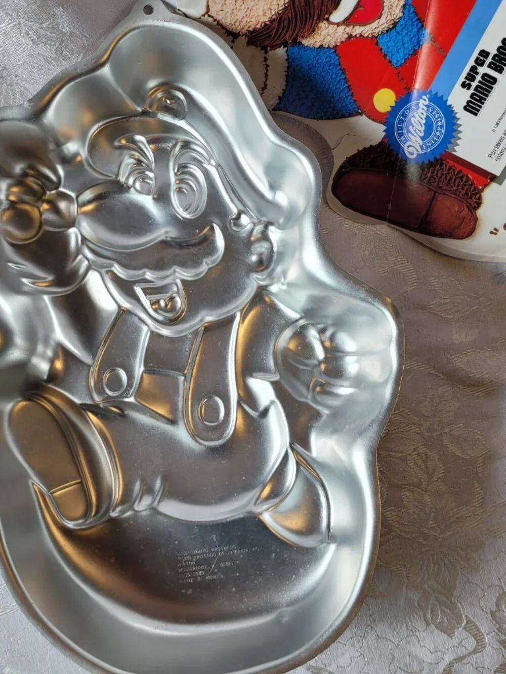 Vintage Wilton Super Mario Brothers Mario cake pan Nintendo 1989 NES